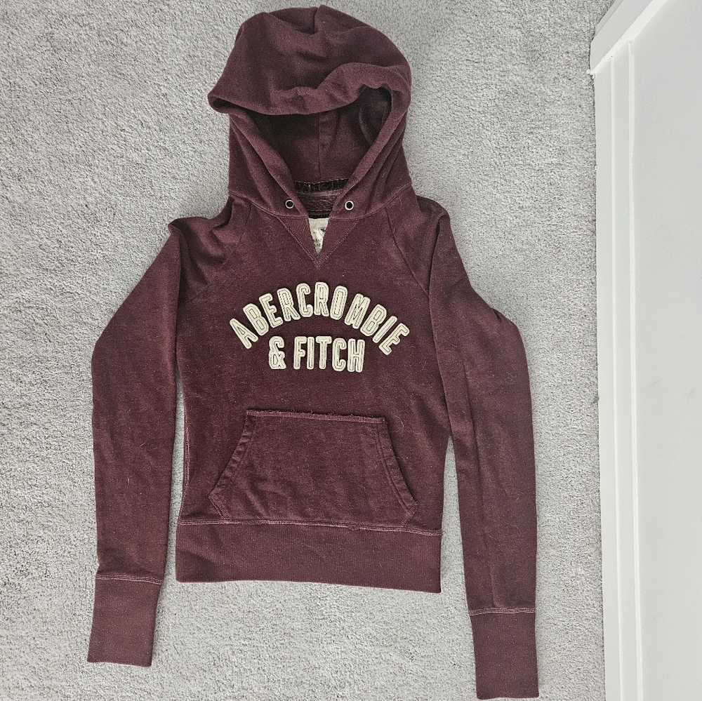 ABERCROMBIE &FITCH Vintage Ladies sweatshirt bergundy w/beige letters size M
